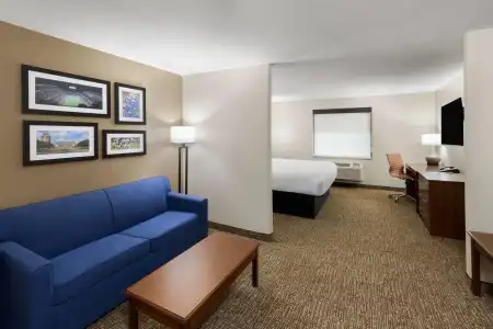 Wingate by Wyndham College Station South - 33