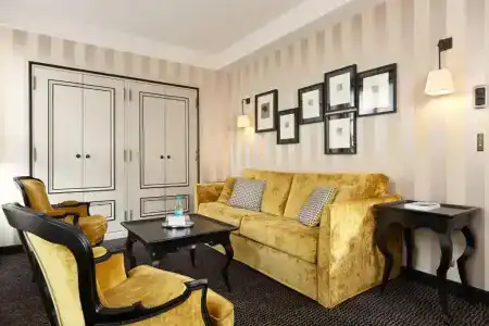 Pavillon de la Reine & Spa, Place des Vosges - 114