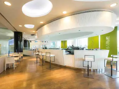 Novotel Abu Dhabi Al Bustan - 11