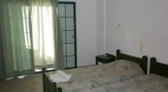 Zoe - 33