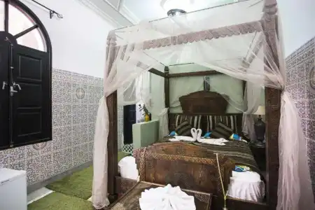 Riad Losra - 40