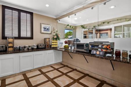 SureStay by Best Western Santa Monica - 29