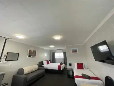 Kensington Motel - 1