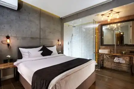 One Luxury Suites - 152