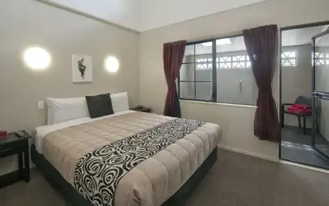 Sport of Kings Motel - 92