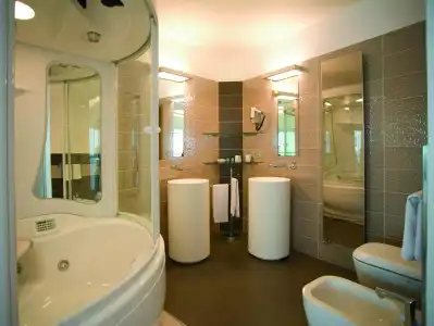 Premier & Suites - 8