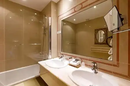 & Spa Le Grand Monarque, Best Western Premier Collection - 56