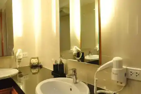 The Bedrooms Hostel Pattaya - 8