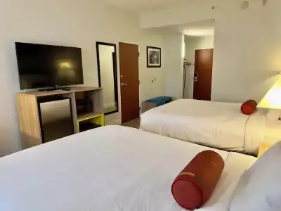 Days Inn & Suites by Wyndham Lakeland - 75
