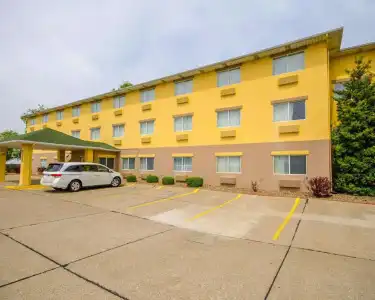 Quality Inn Evansville Eastland Area - 24