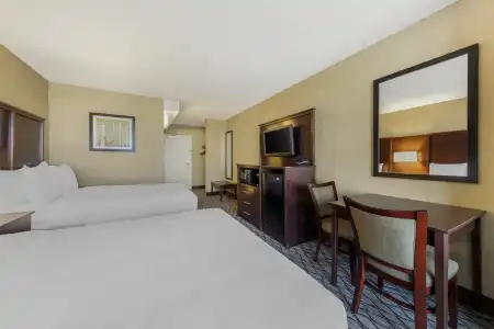 Clarion Anaheim Resort - 2
