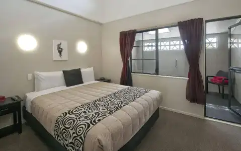 Sport of Kings Motel - 27
