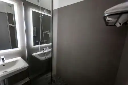 ibis Styles Clermont Ferrand Sud La Pardieu - 42