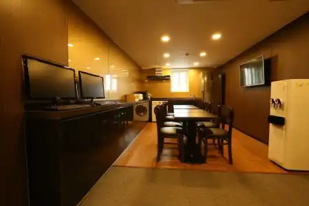 TRIPSTAY Myeongdong - 10