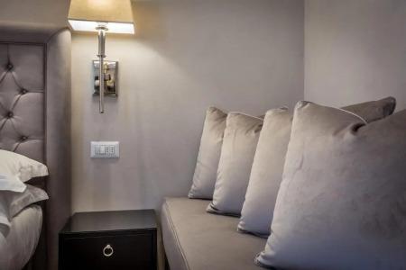 Emma Small Luxury - 104