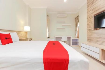 RedDoorz Premium near Ragunan Zoo 2 - 31