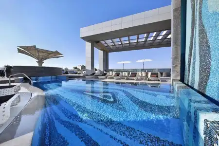 DoubleTree by Hilton Doha Old Town - 14
