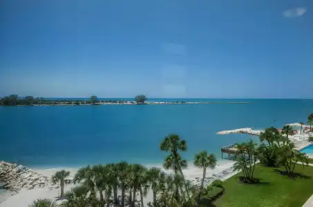DreamView Beachfront & Resort - 35