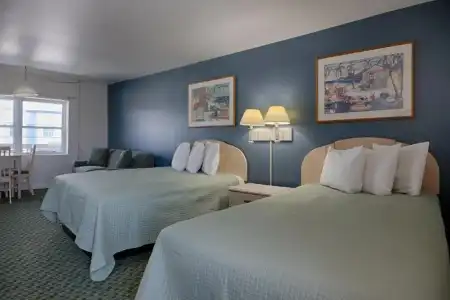 Crystal Sands Motel - 3