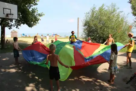 Happy Camp Mobile Homes in BalatonTourist Füred Camping & Bungalows - 10