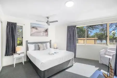 Alexander Beachfront Apartments - 70