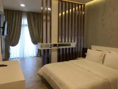Mira's House - 14