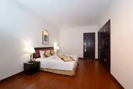 Century Riverside Hue - 53