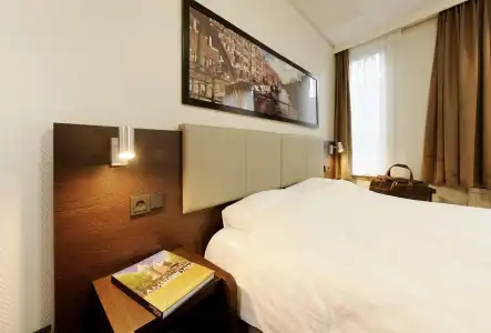 Best Western Dam Square Inn - 4