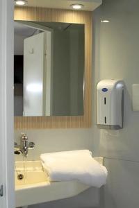 Hôtel Première Classe Toulouse Nord - Sesquières - 27