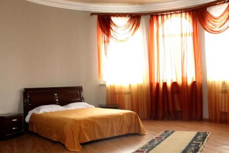Golden Apricot - 20