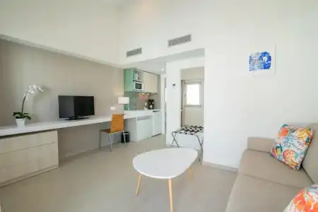 LIVVO Dunagolf Suites - 4