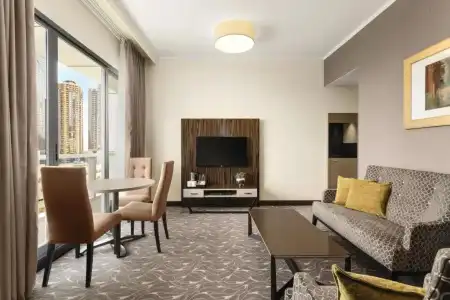 Hawthorn Suites by Wyndham Center - 64