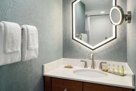 DoubleTree by Hilton Ocean City Oceanfront - 172