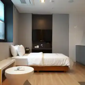 Grid Inn - 30