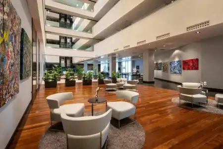 Diagonal Plaza - 17