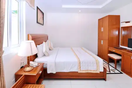 Tan Hoang Long - 27