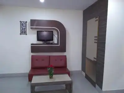 Executive Tower - 63