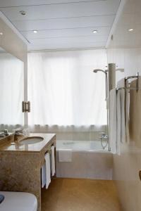 Holiday Inn Lisbon by IHG - 92