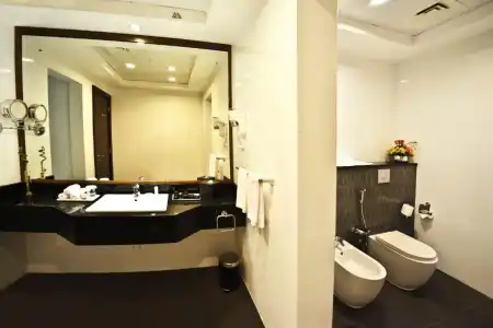 Ramada by Wyndham Abu Dhabi Corniche - 29