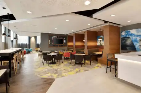 Hampton by Hilton London Excel - 17