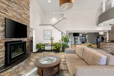 Best Western Luxbury Inn Fort Wayne - 1