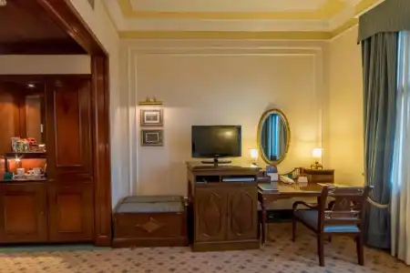 The Oberoi Grand Kolkata - 82