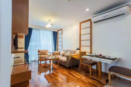 Adelphi Grande Sukhumvit - 12