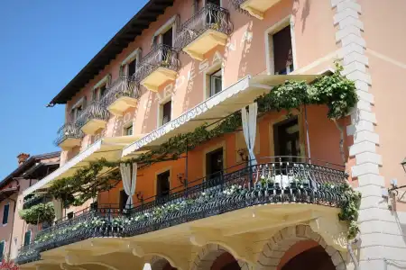 Albergo Gardesana - 0