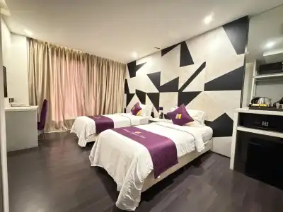 Mercury Boutique - 24