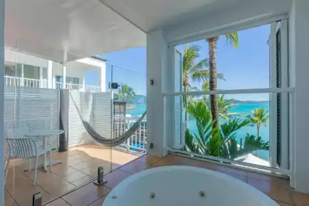 Coral Sea Resort - 100