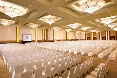 The Ritz-Carlton Jakarta, Pacific Place - 12