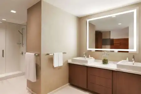 Hyatt Grand Central New York - 8