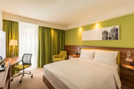 Hampton by Hilton Munich City West - 5