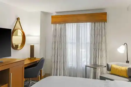 Hampton Inn & Suites Austin Downtown - 90